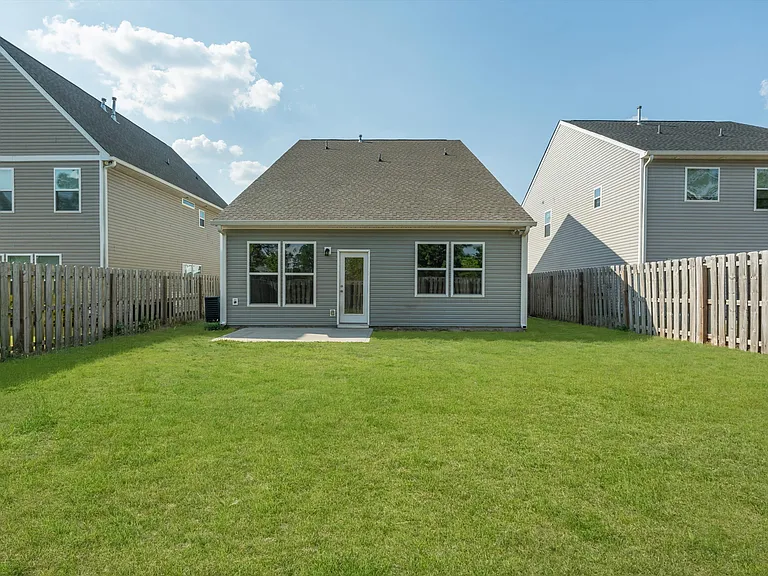 596 Count Fleet Ct — Photo 34