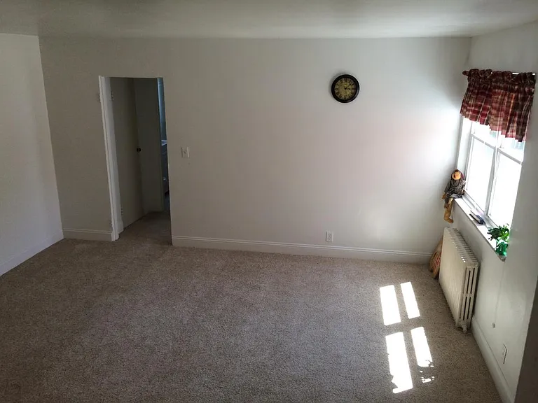 906 Walnut St — Photo 3