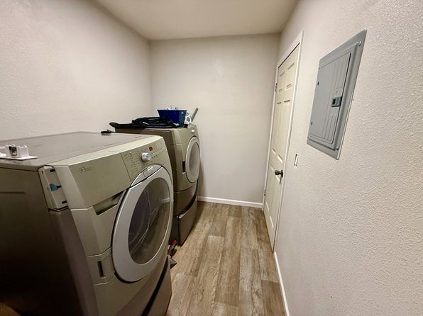 749 W C St APT B, Dixon, CA 95620