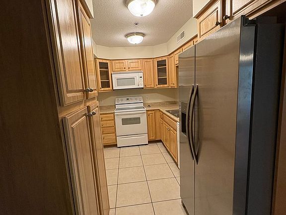 5th image of 3721 Indianola Ave APT 114
