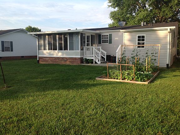 2nd image of 444 Sassafras Dr