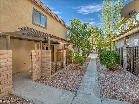2nd image of 1842 Mimosa Ct
