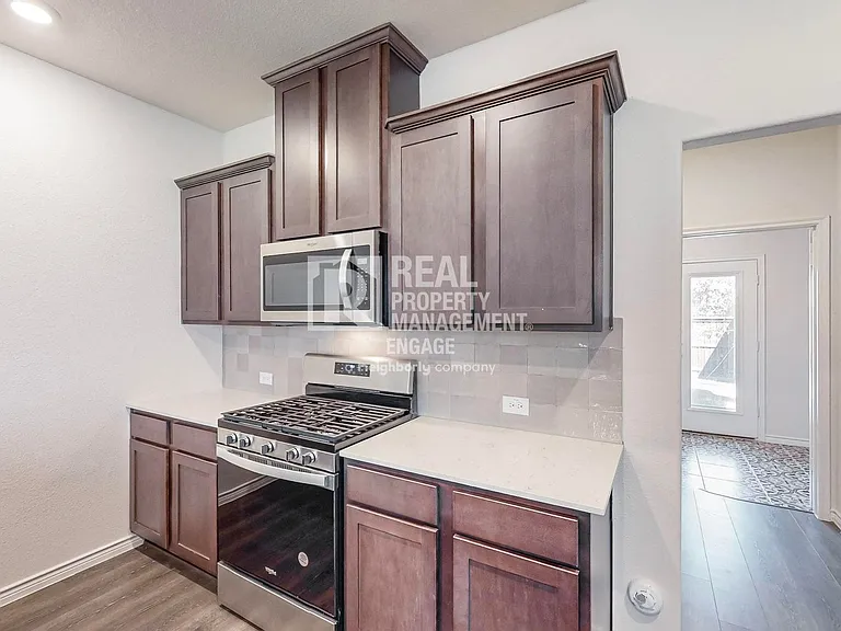 2321 Astapor Dr — Photo 16