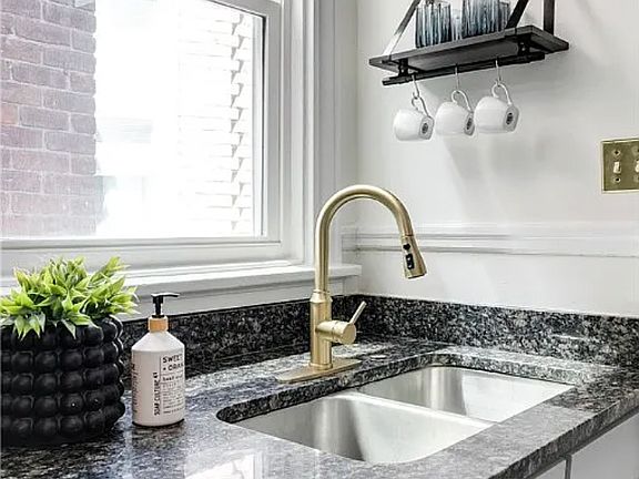 5th image of 2412 Floyd Ave #2