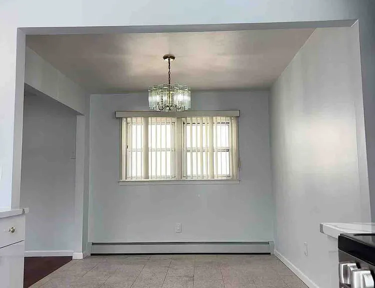 Langley Ave — Photo 8