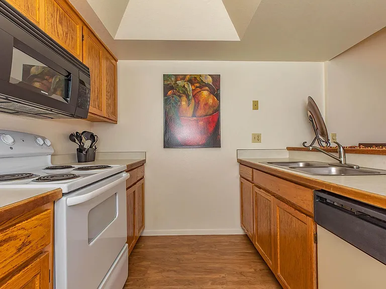 Rio Cancion Apartments — Photo 74