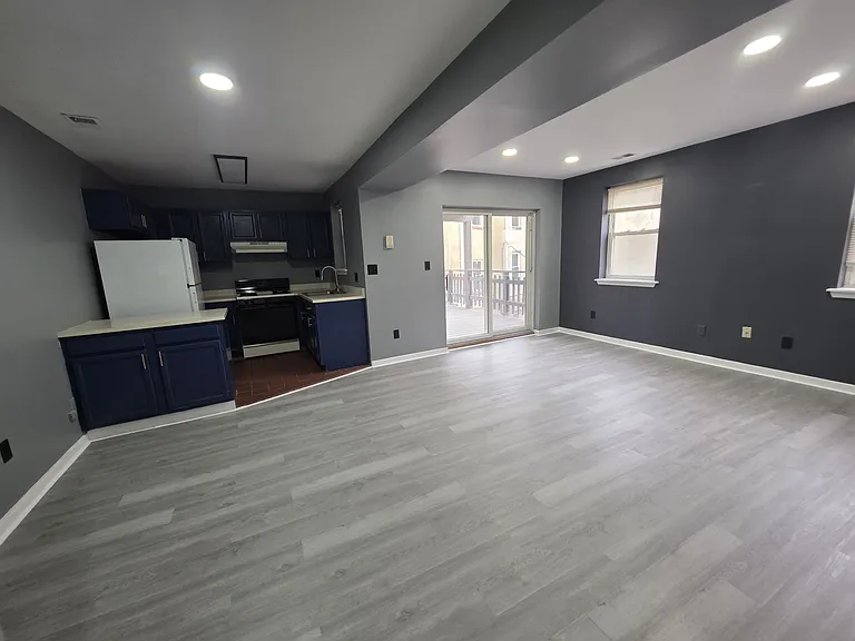 516 Saint Paul Pl #3 — Photo 1