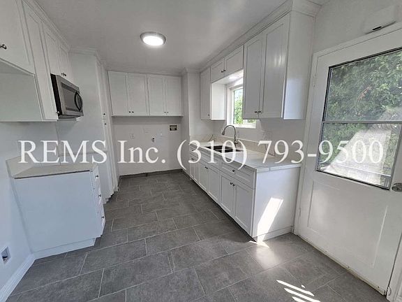 4th image of 2246-54 W 241st St #2248