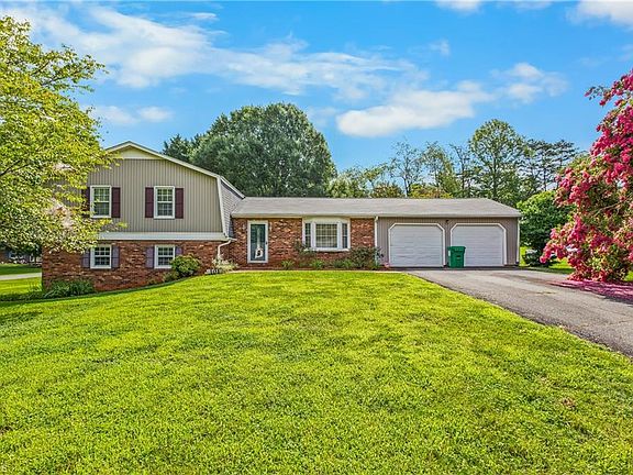 2nd image of 101 Asheview Ct