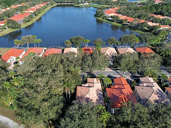 4th image of 1590 SW Balmoral Trace