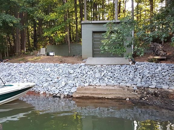 2nd image of 6103 Lake Lanier Heights Rd