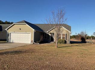 371 Nine Mile Rd, Maple Hill, NC 28454