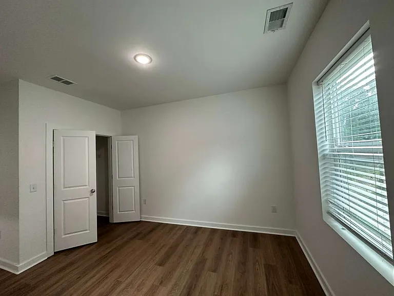 2635 S Allen Dr — Photo 6