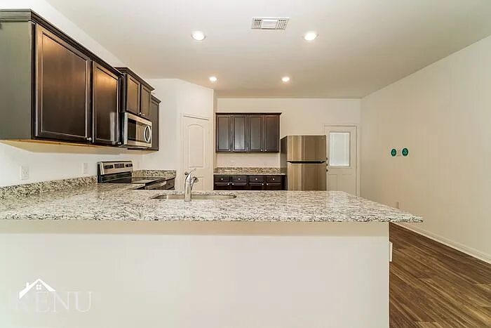 109 Fox Glen Trl — Photo 6