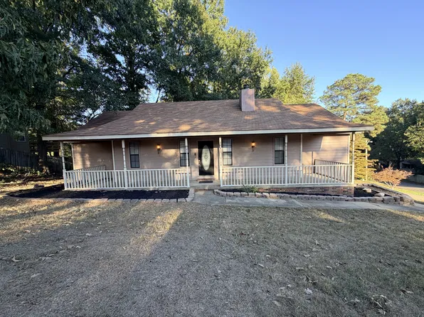 1918 Doris Dr, Benton, AR 72015