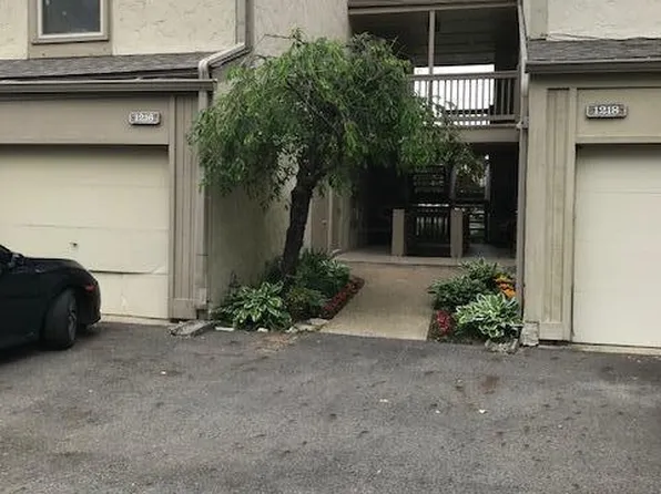 1216 Lake Shore Dr, Columbus, OH 43204