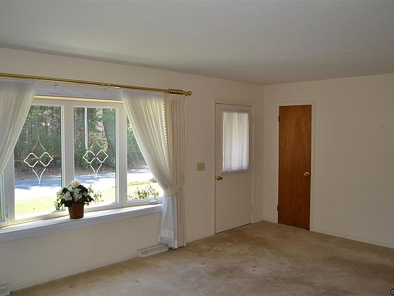 4th image of 109 Juniper Pl