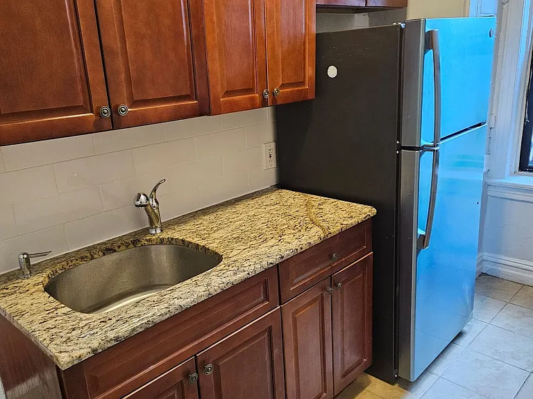 2684-Highland Arms Realty — Photo 6