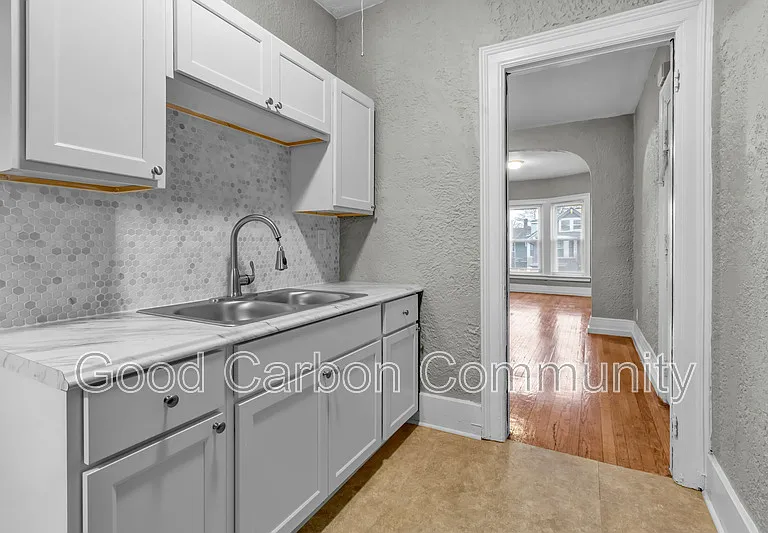 135 Elmwood Ave #7 — Photo 3