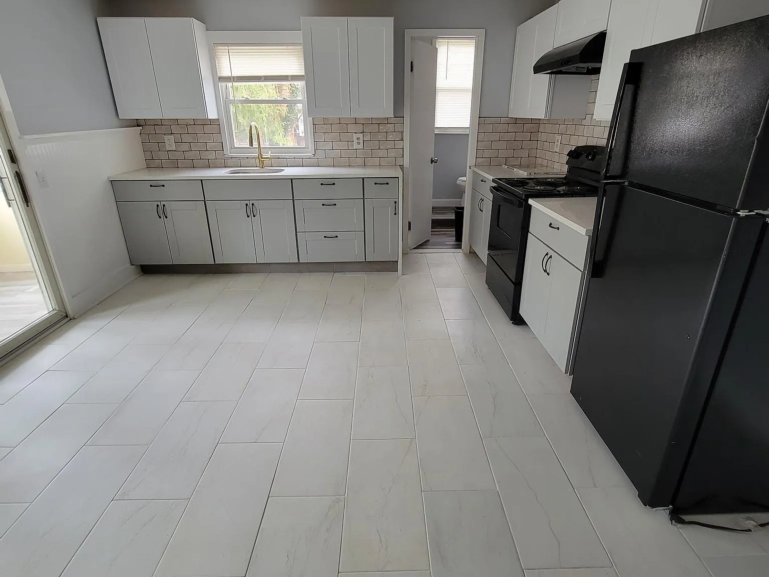 3 bed, 1.5 bath, 1800 sqft, $3,200 — Photo 4