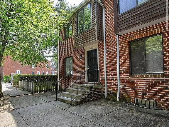 3rd image of 1201 Capital St #1