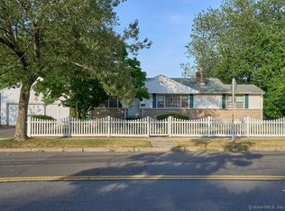 25 Lawncrest Rd, New Haven, CT 06515