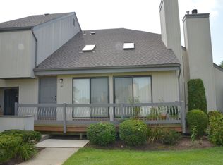 28 Spencer St #213, Somerset, NJ 08873
