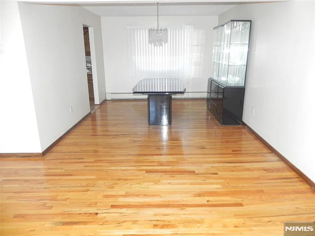 Building Photo - 52 Wilson St #2