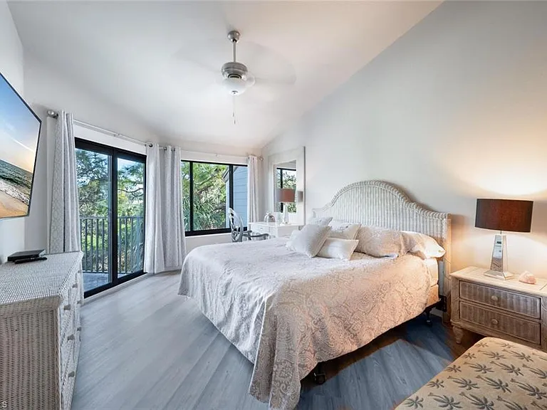27113 Oakwood Lake Dr — Photo 16