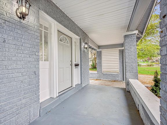 4th image of 3587 Cowden Ave