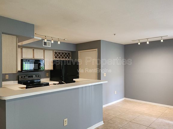 4th image of 7220 Westpointe Blvd APT 1416