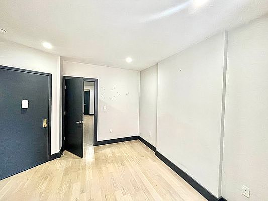 3rd image of 1442 Pacific St APT 2R