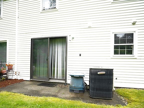 4th image of 20 Washington St APT 49
