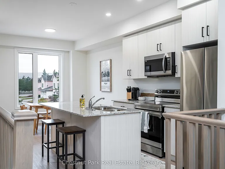 35 Dawson Dr #3 — Photo 4