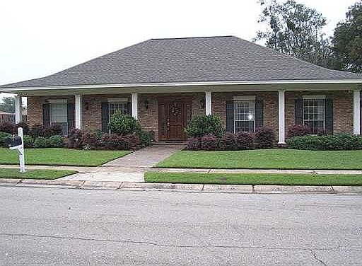 5th image of 721 Dogwood Dr