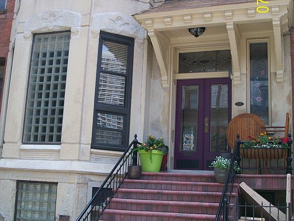 2nd image of 1800 N Lincoln Ave