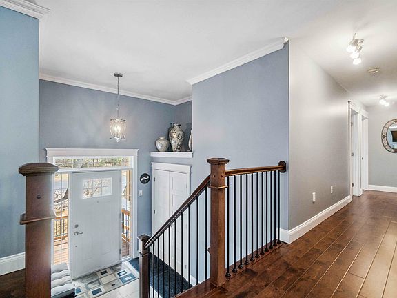 4th image of 122 Calderwood Dr