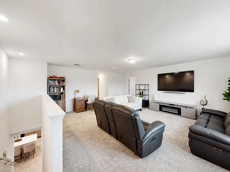 3884 Capri Coast Dr — Photo 13