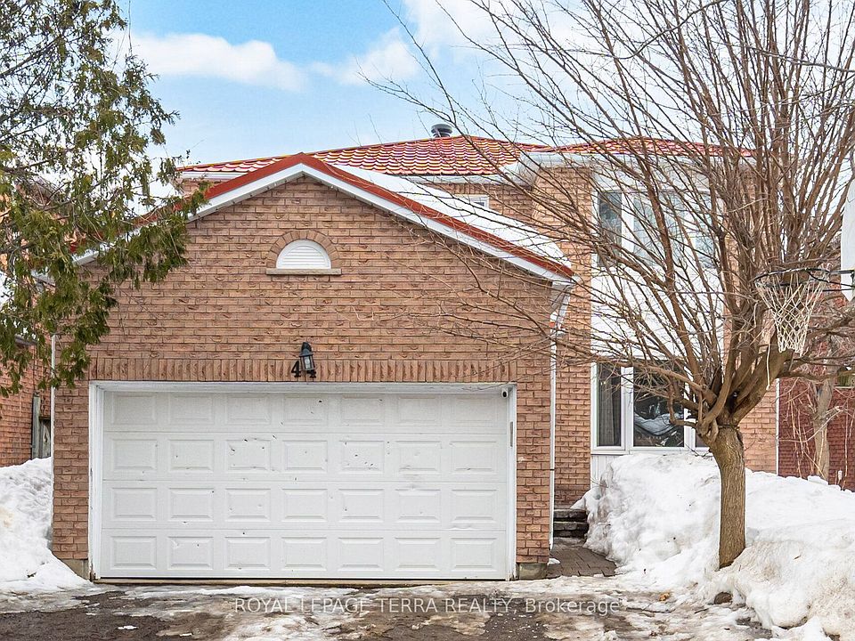 1st image of 44 Carruthers Cres