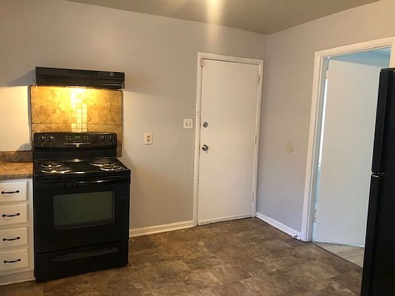 4th image of 6732 Frankfort Ave