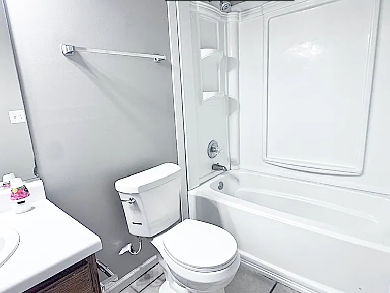 2312 Manchester Dr — Photo 16