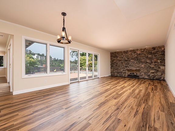 2nd image of 1394 Manzanita Dr