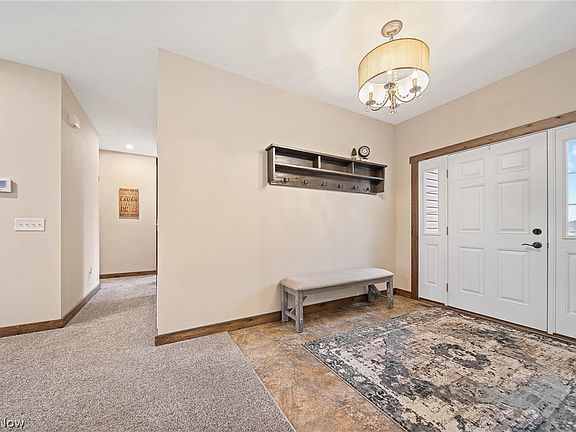 3rd image of 31 Shannon Dr