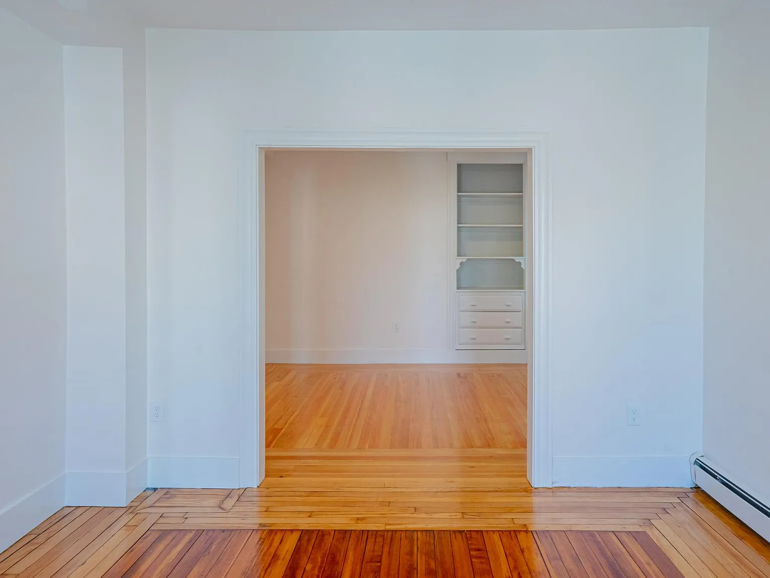 3 bed, 1400 sqft, $3,300 — Photo 2