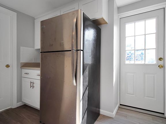 3rd image of 1911 Summit Ave #2