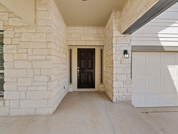 4th image of 212 La Grotta Ln