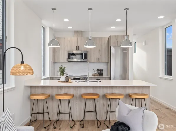 945 NW 61st Street, Seattle, WA 98107