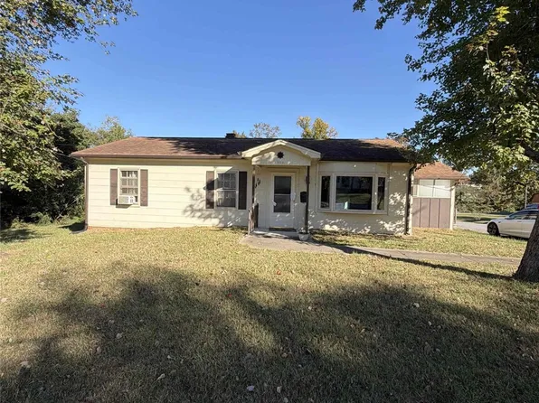 2908 1st Ave NW, Hickory, NC 28601