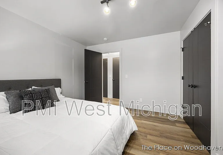 8428 Woodhaven Dr SW #6 — Photo 11