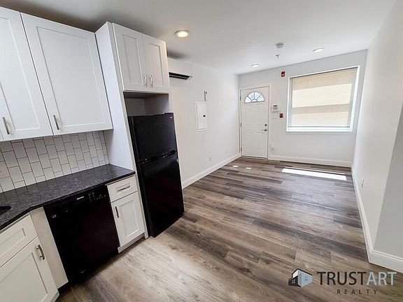 2nd image of 4732 Longshore Ave Floor 1